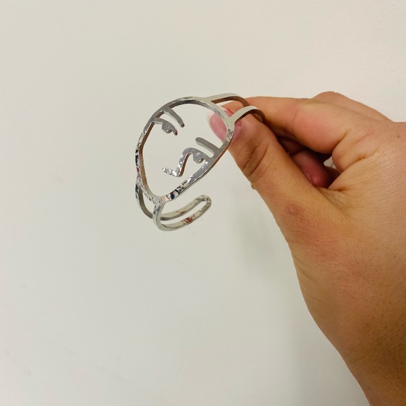 Abstract face silver bracelet - Picture 2 of 5